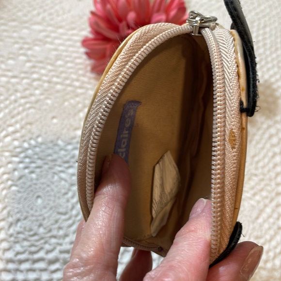 Claire’s vegan leather PUG change purse - Picture 5 of 5